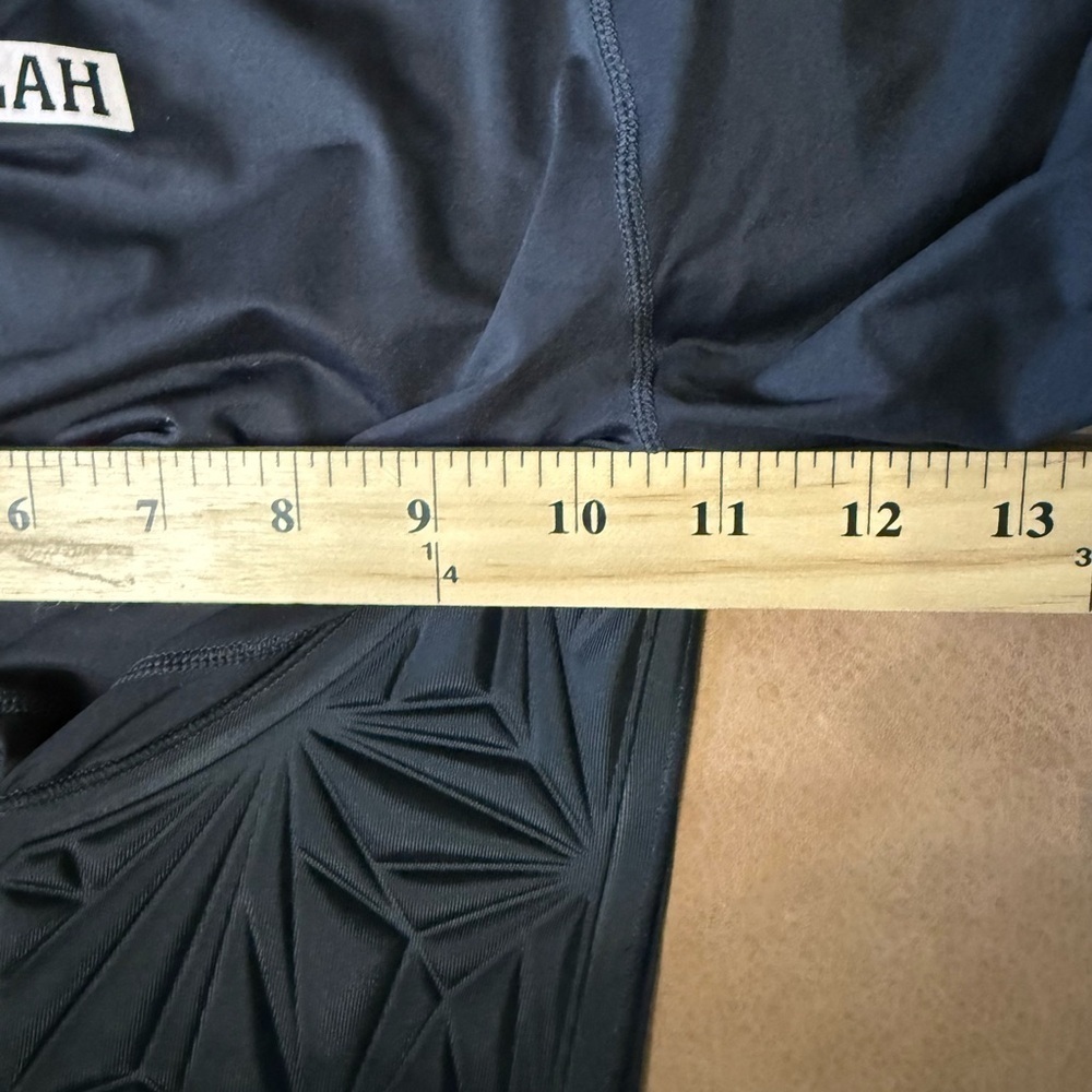 Moolah Women's Padded Compression Top Size Medium Cool/Breathable New - Picture 6 of 7